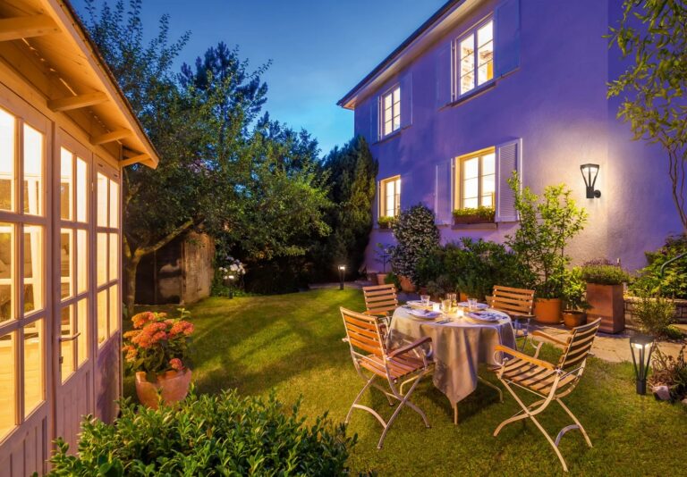 Lampa solarna Endura Style LED