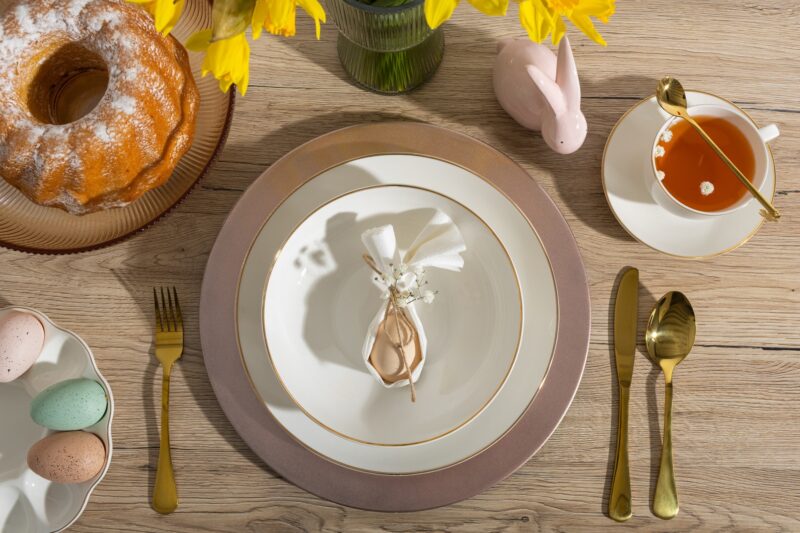 Talerz obiadowy Bella porcelanowy biało-złoty