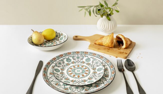 Kolorowy serwis obiadowy: jaki będzie najlepszy? Wybierz kolory pobudzające apetyt!