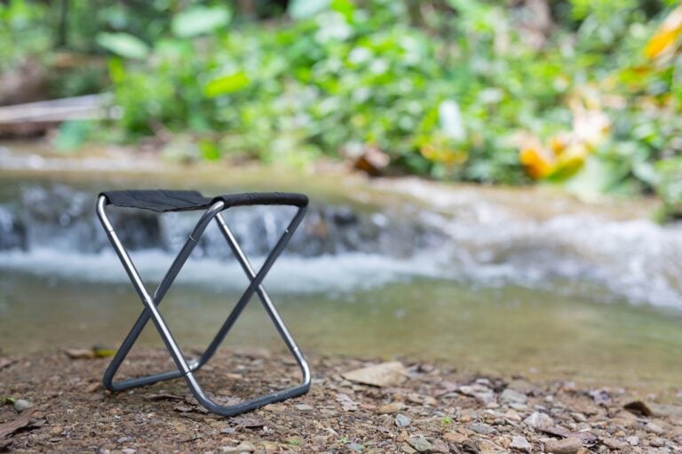 Stołek rybacki w worku