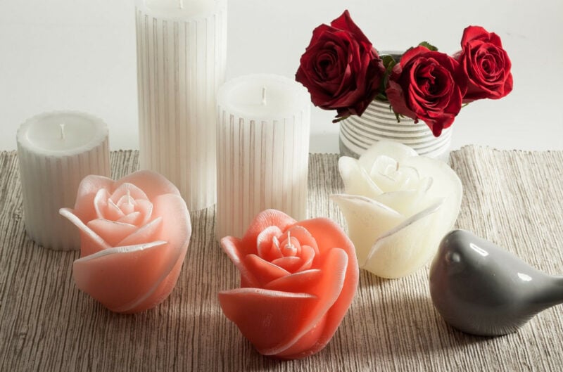 Świeca zapachowa Róża Merci - aranżacja