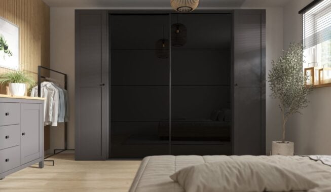 Jaka szafa do sypialni: szafa pod zabudowę czy modułowa?
