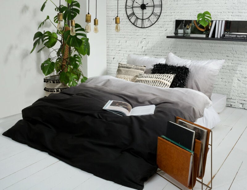 Zegar do sypialni jako dekoracja ściany