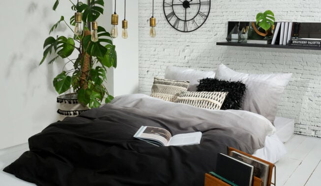 Zegar do sypialni jako dekoracja ściany: jak dobrać rozmiar, kolor i formę? | czytaj na blogu BRW