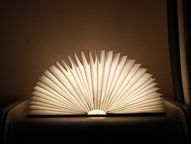 lampa stołowa dekoracyjna Booklight