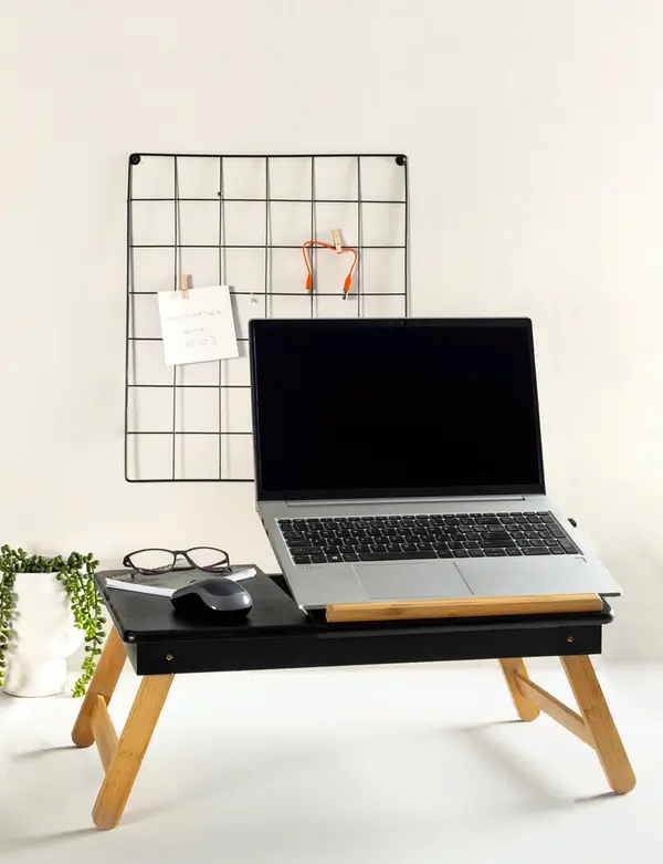 Sprawdź stoliki pod laptop