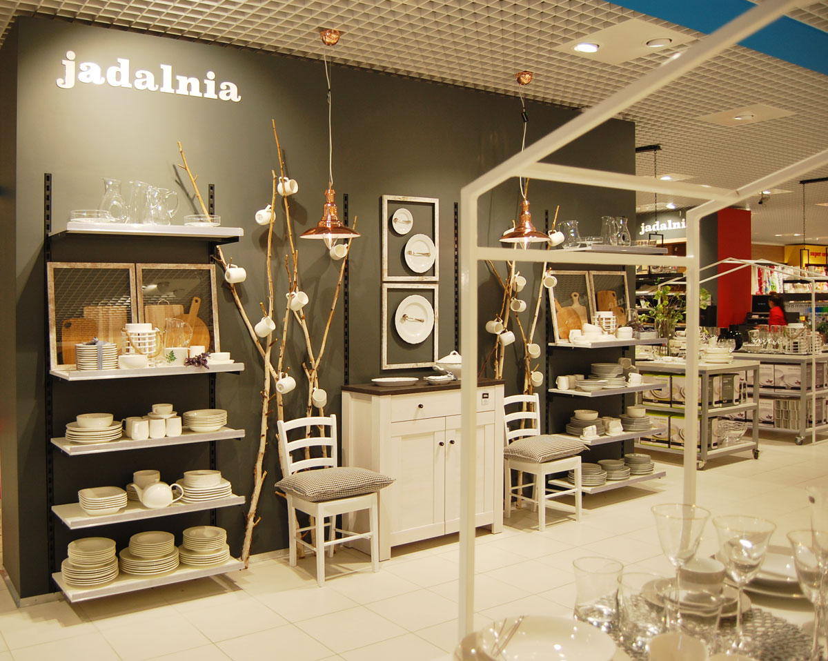 Ekspozycja dodatków w salonie w Będzienie