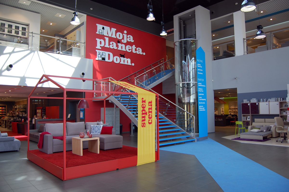 Salon firmowy Black Red White w Będzienie