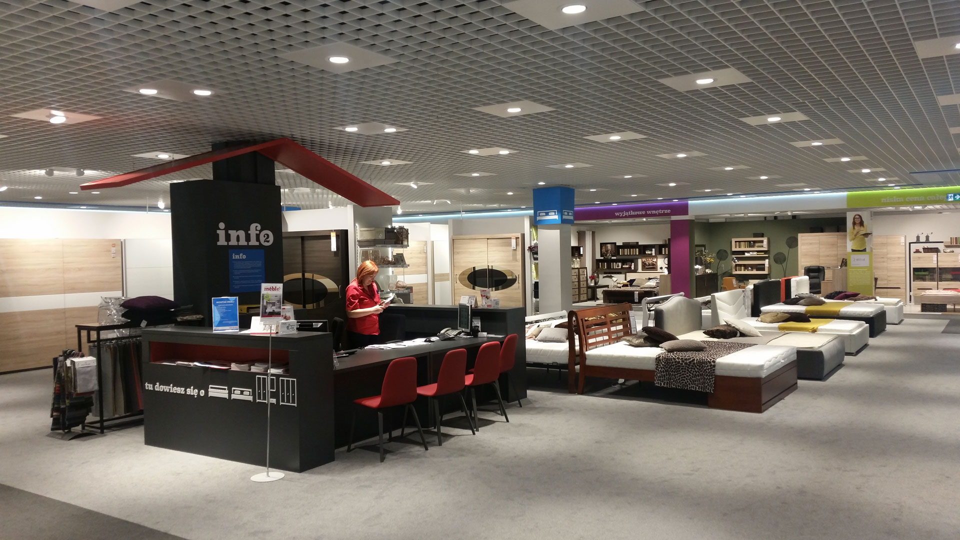 Metamorfoza salonu Black Red White w Warszawie