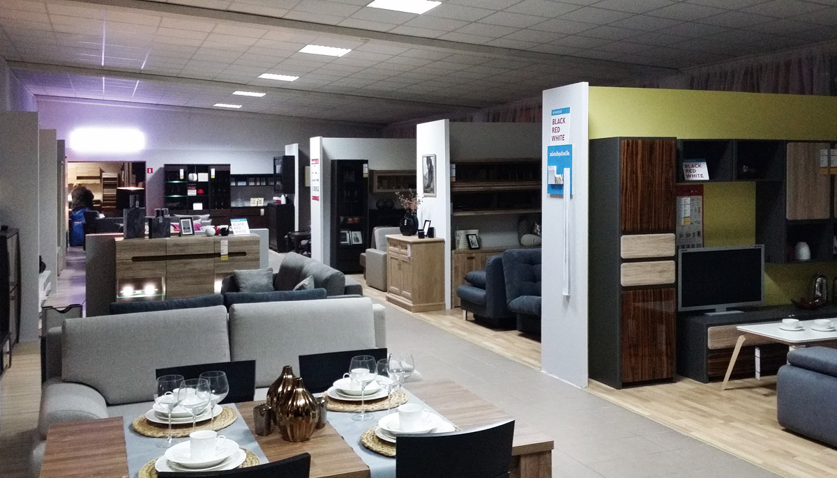 Ekspozycja mebli Black Red White w salonie partnerskim w Lęborku
