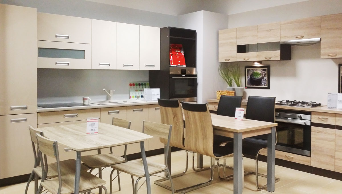 Ekspozycja mebli Black Red White w salonie partnetrskim w Iławie