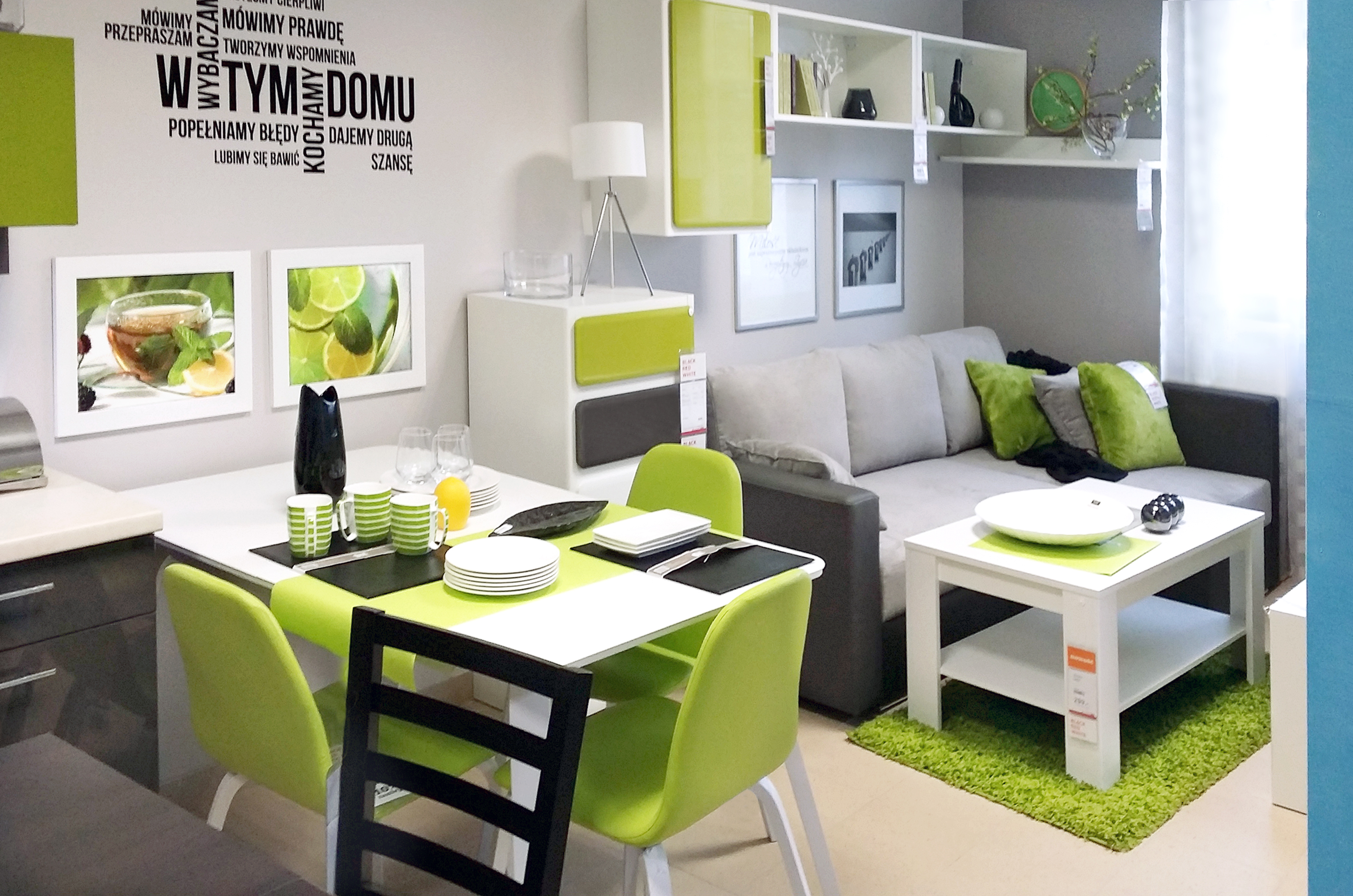 Ekspozycja mebli Black Red White w salonie partnerskim w Końskich