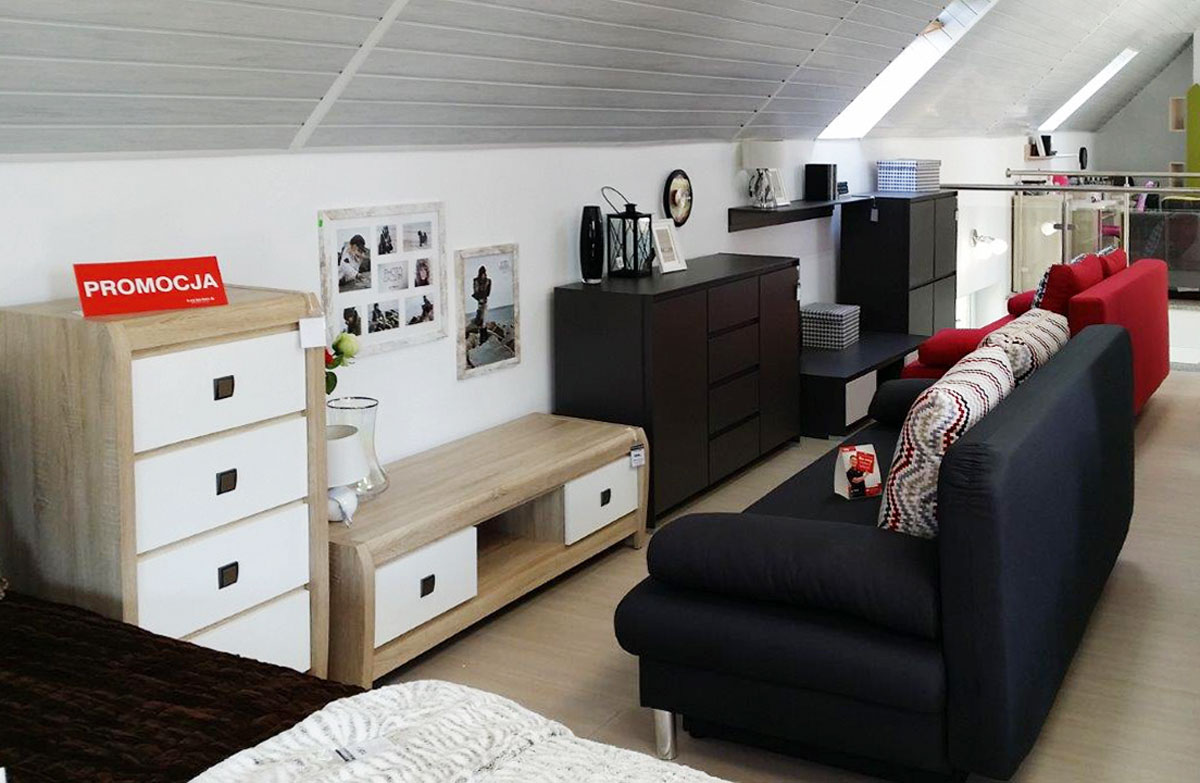 Ekspozycja mebli Black Red White w salonie partnetrskim w Oleśnie