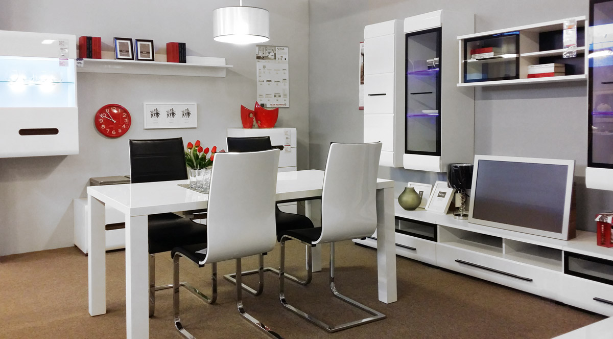 Ekspozycja mebli Black Red White w salonie partnerskim w Opocznie