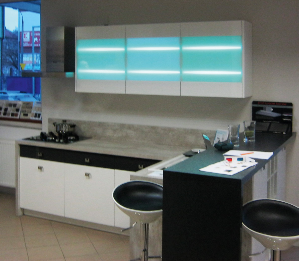 Ekspozycja mebli Black Red White w salonie partnerskim w Gorzowie Wielkopolskim