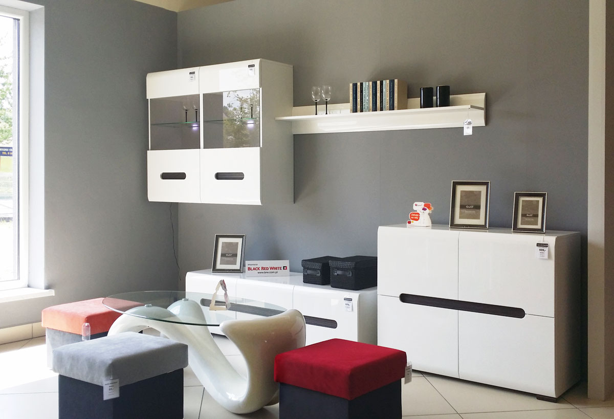 Ekspozycja mebli Black Red White w salonie partnerskm w Krzeszowicach