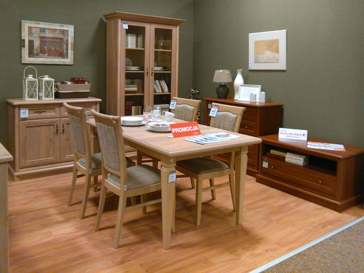 Ekspozycja mebli Black Red White w salonie partnerskim w Płocku