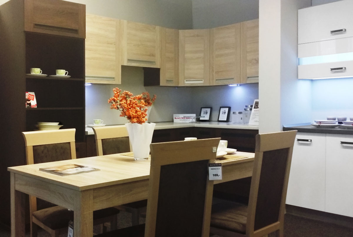 Ekspozycja mebli Black Red White w salonie partnerskim w Zakopanem