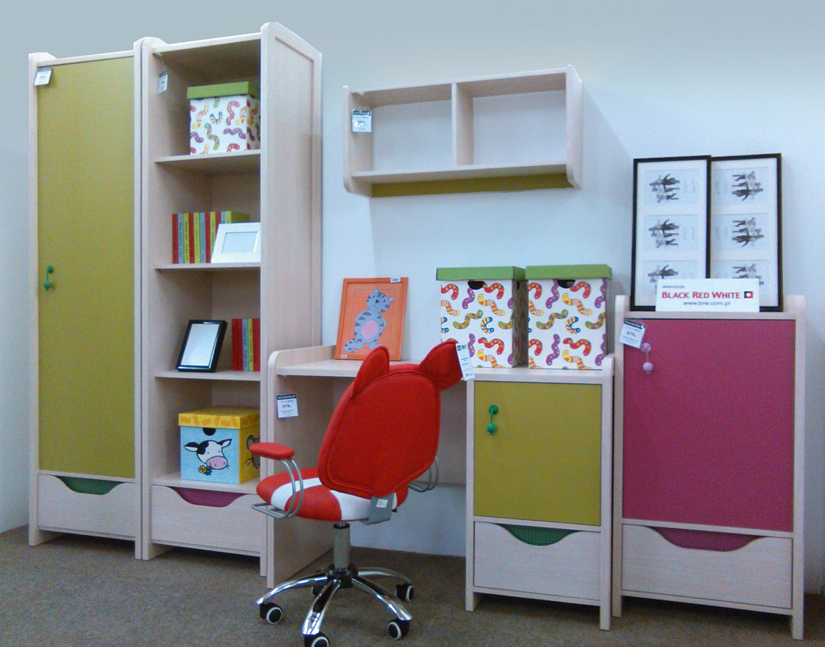 Ekspozycja mebli Black Red White w salonie partnerskim w Zduńskiej Woli